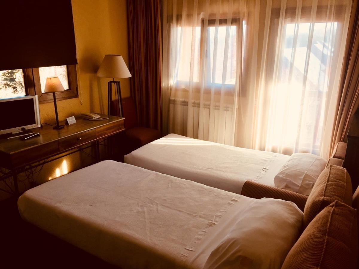 Hotel Rural Spa & Wellness Hacienda Los Robles 나바쎄라다 외부 사진